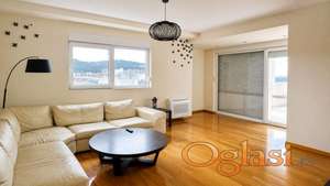 Prodaje se penthouse